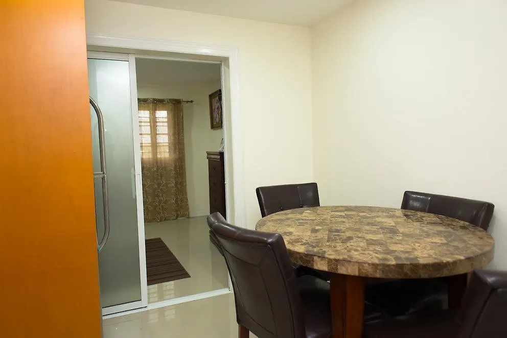 Oakland Apartment 킹스톤 자메이카